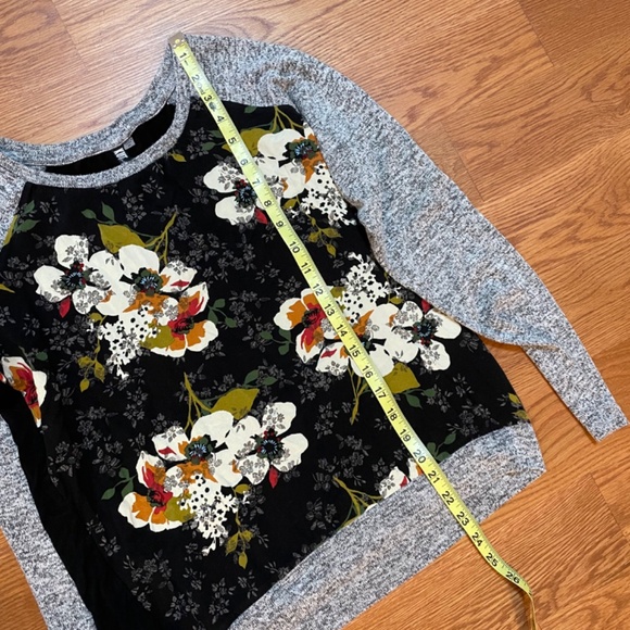 Kut From The Kloth Women's Top Size M - Picture 8 of 9